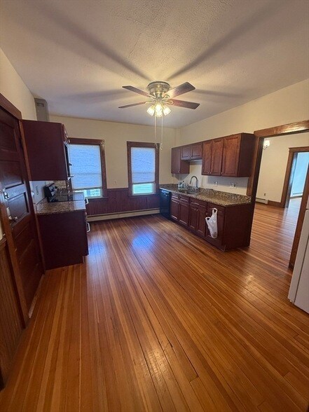 Building Photo - 57 Hoyle St