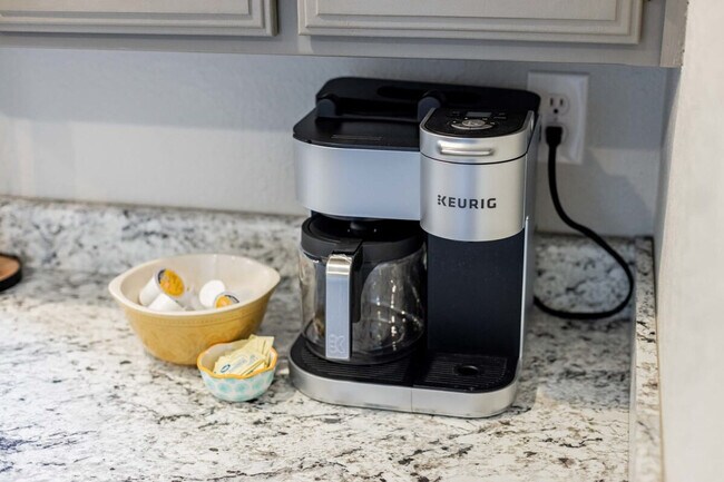 Building Photo - 2 Felton Ln