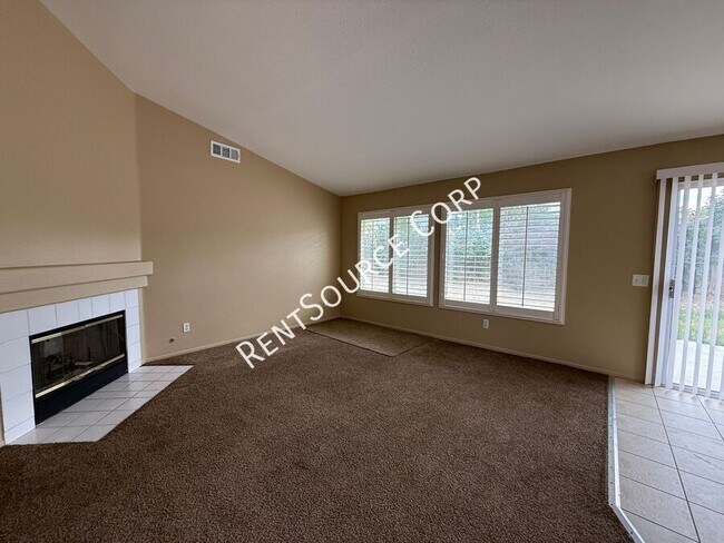 Building Photo - 2832 W Pillsbury St