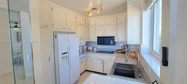 Building Photo - 345 N Fort Lauderdale Beach Blvd