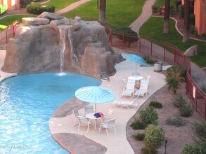 Building Photo - 4303 E Cactus Rd