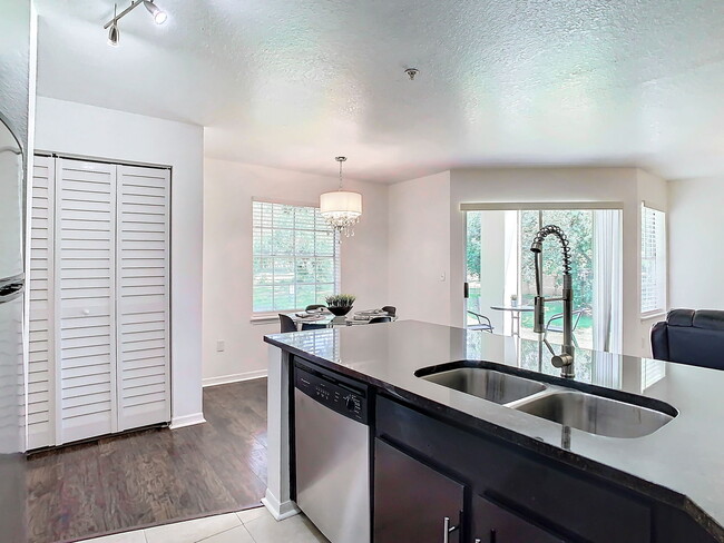 Building Photo - Westpointe Boulevard, Orlando, FL 32835 - 1 BR 1 BA condo