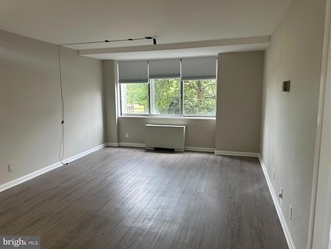 Building Photo - 301 N Beauregard St