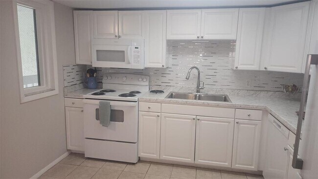 Primary Photo - 588 Fairways Ln