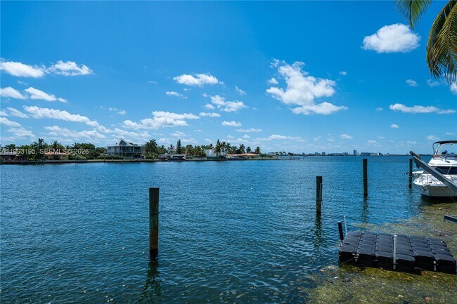 Building Photo - 7531 Beach View Dr