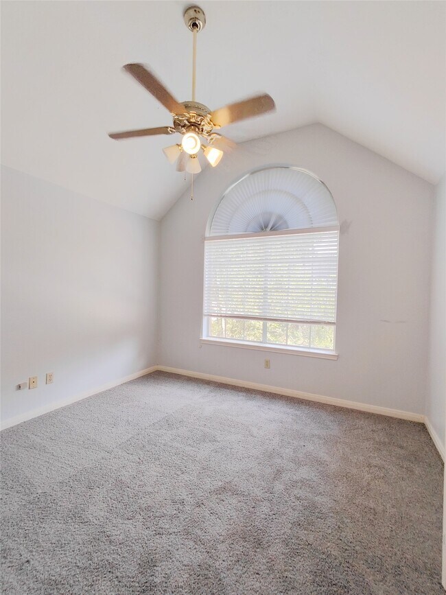 Building Photo - 5019 Greenriver Valley Dr