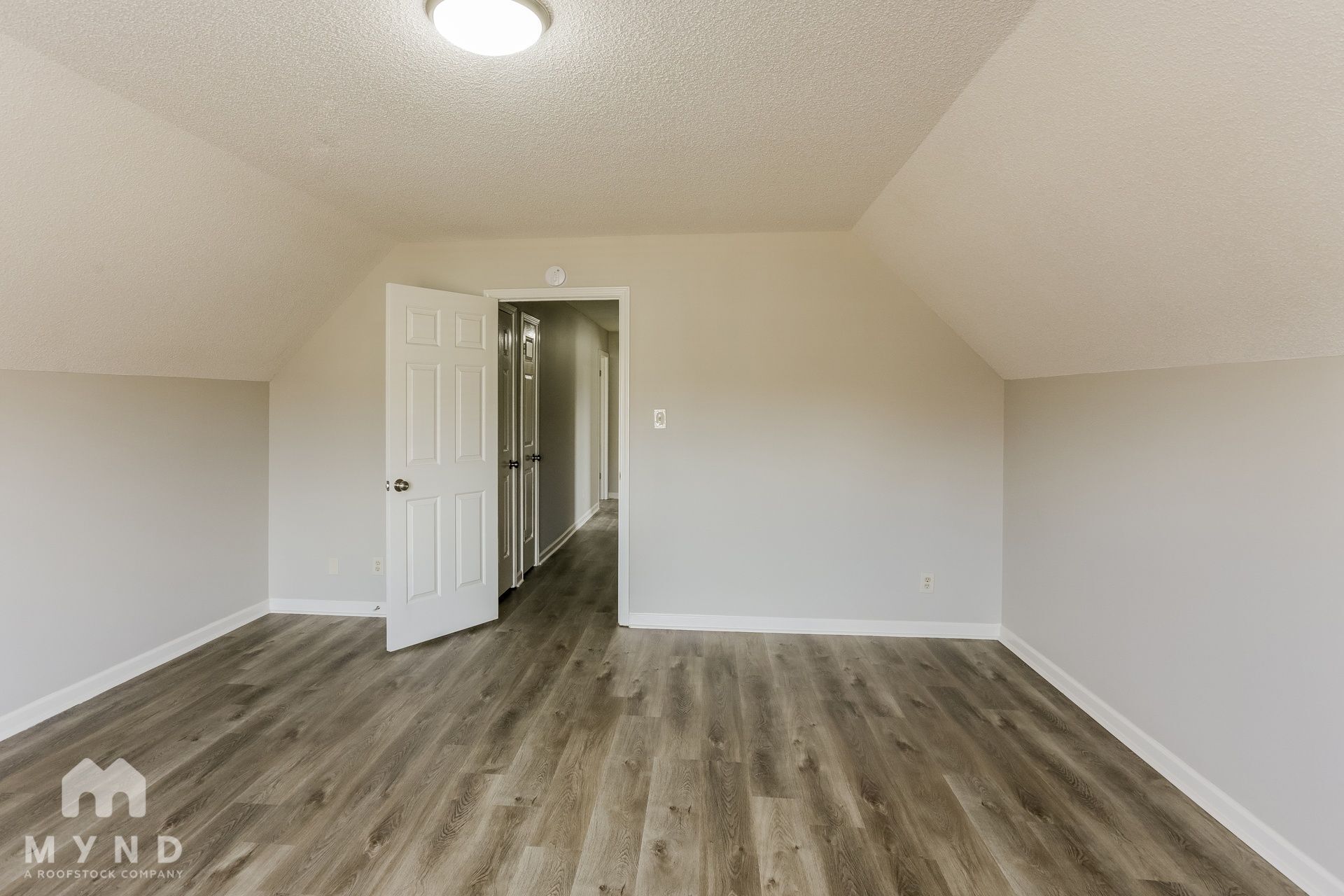 Building Photo - 4429 Richmond Oaks Dr