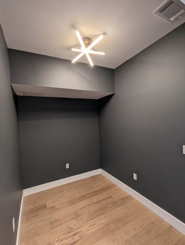 Building Photo - 2 Bedroom 2 Bathroom Condo at the Lawrence...