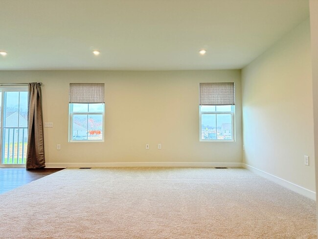 Building Photo - Beautiful New 3BR Milford Home – Community Pool, Gym & Prime Location!