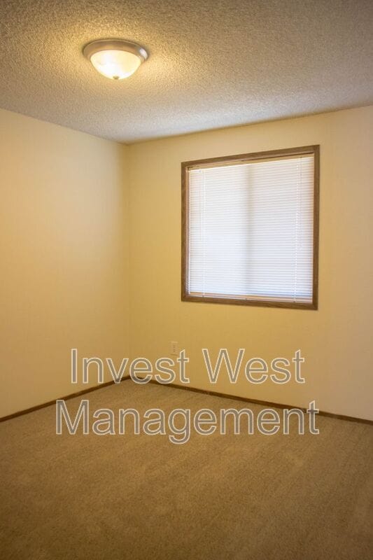 Building Photo - 408 NE 105th St