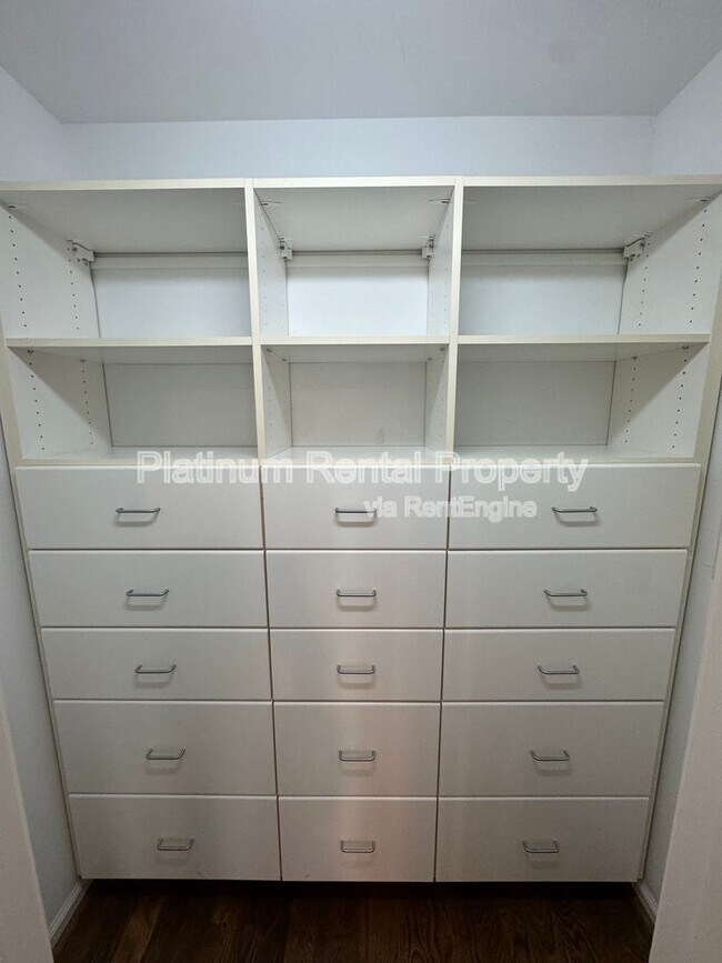 Building Photo - 830 Eden Green Ct