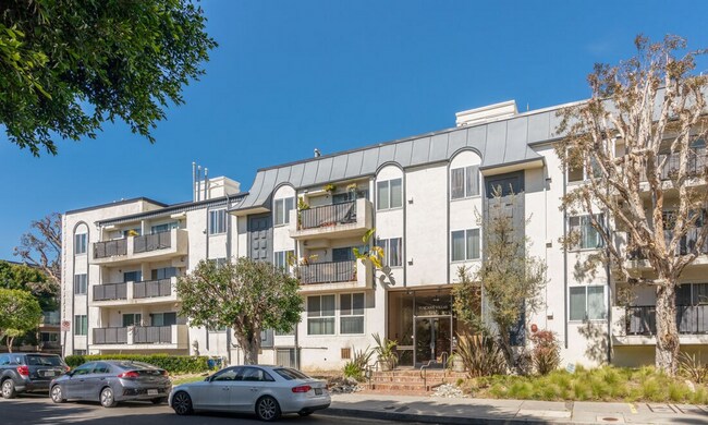 Building Photo - 8163 Redlands St