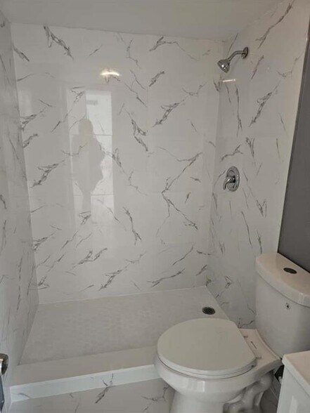 Building Photo - 10725 Cleary Blvd