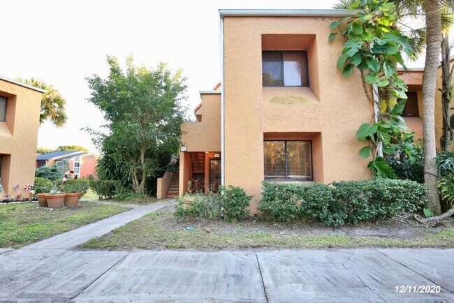 Primary Photo - 5848 Windhover Dr