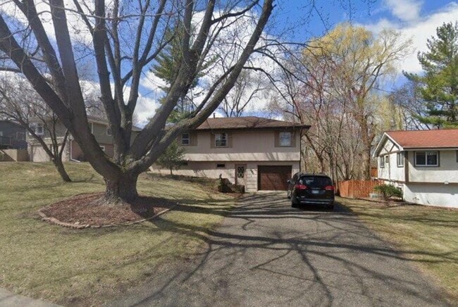 Building Photo - 6245 Yucca Ln N