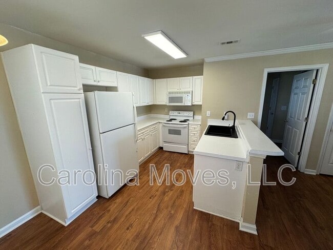Building Photo - 500 Cliffview Ct