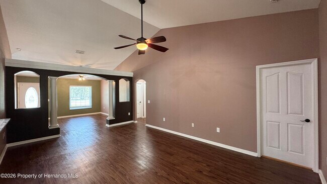 Building Photo - 10 Bellis Ct