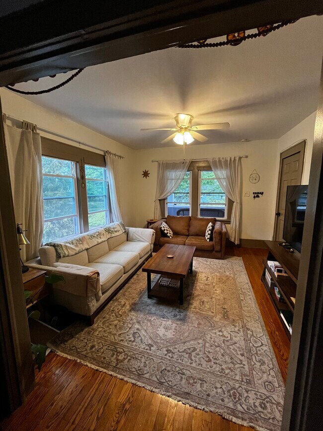 Building Photo - 432 Tennyson Ave