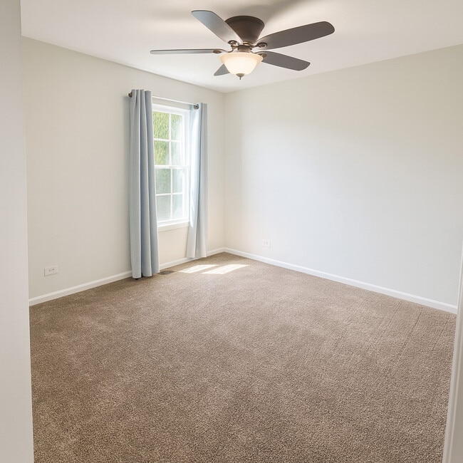 Building Photo - 1433 Deer Creek Ln