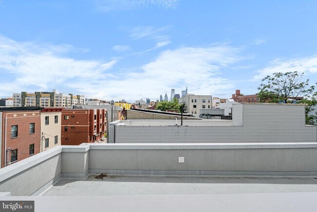 Building Photo - 1242 N 15th St