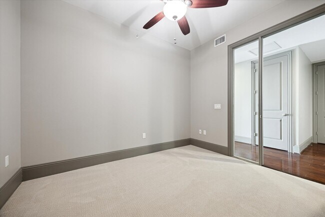 Building Photo - 9870 Gaylord Dr