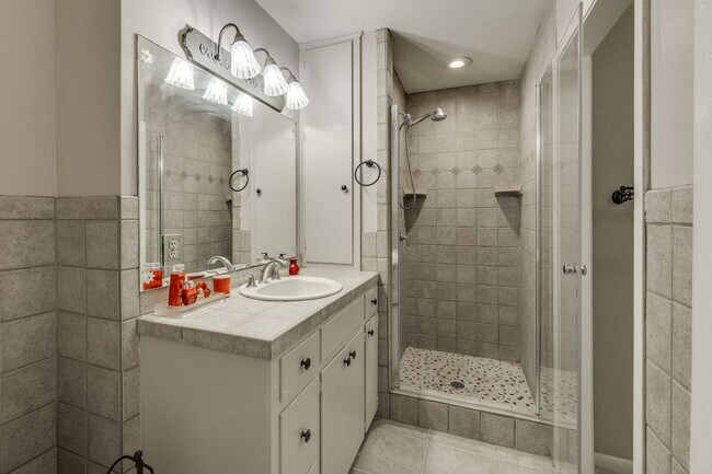 Building Photo - 3002 Stardust Dr