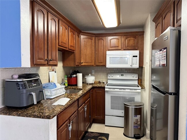 Building Photo - 495 NW 72nd Ave