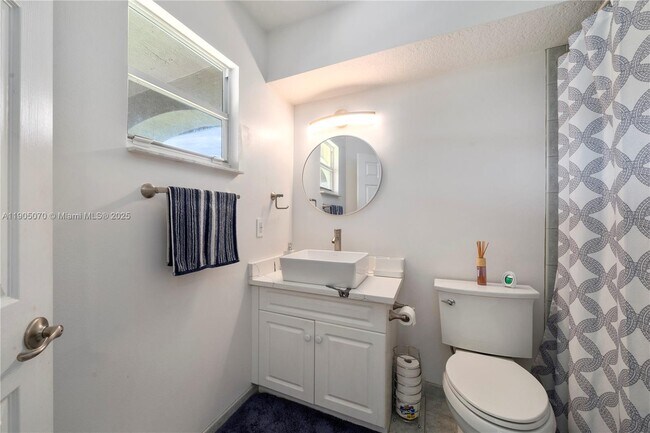 Building Photo - 17125 35th Pl N