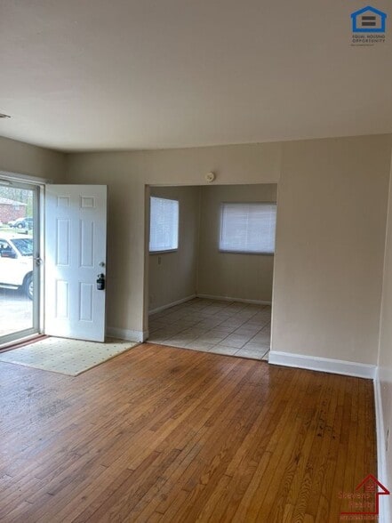 Building Photo - 1720 Cambridge Dr