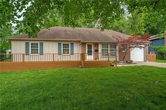 Building Photo - Adorable Three Bedroom Ranch in Overland Parkh