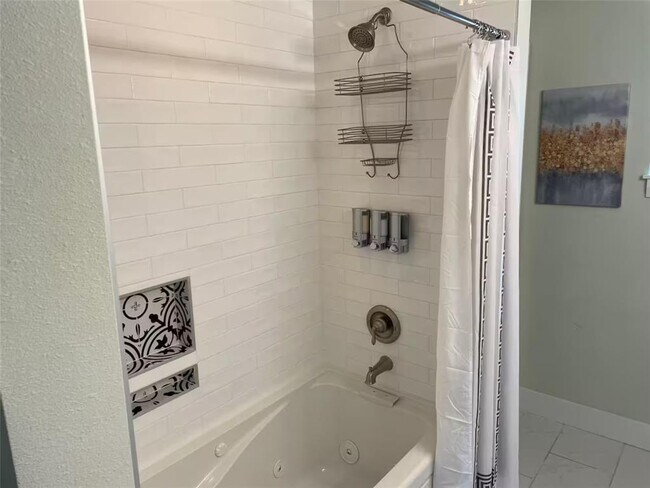 Building Photo - 1406 Brentwood St