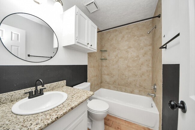 Building Photo - 12755 Mill Ridge Dr