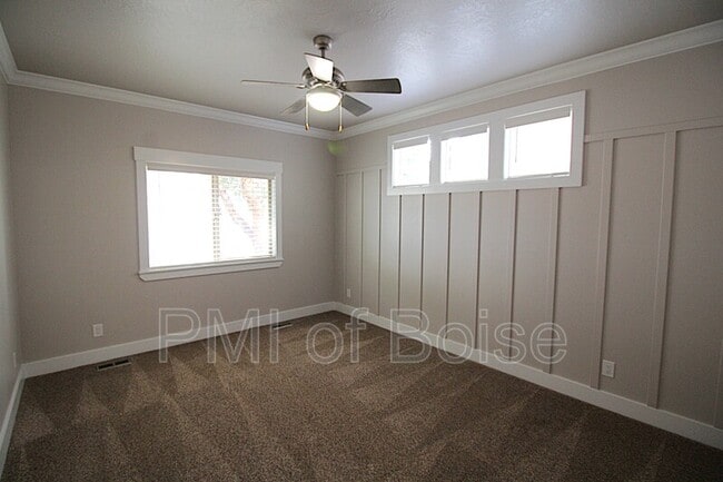 Building Photo - 2271 E Powder River St