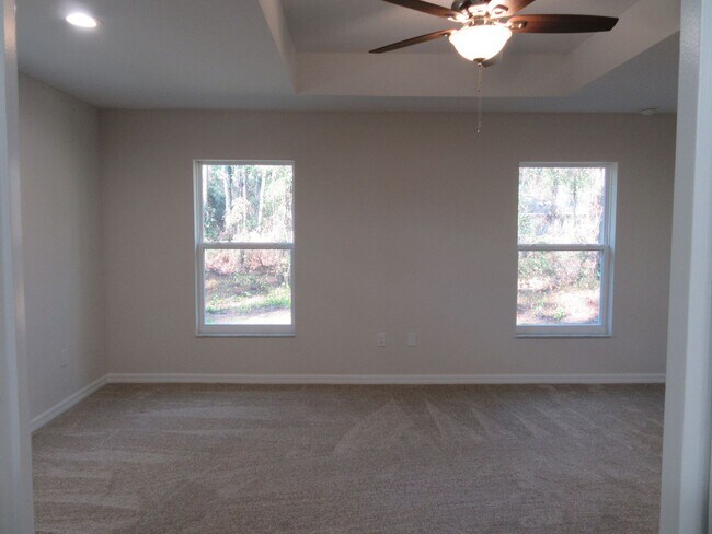 Building Photo - Beautiful home in Silver Springs