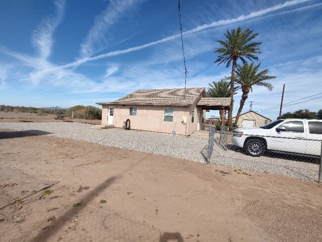 Building Photo - 20041 S Neighbours Blvd