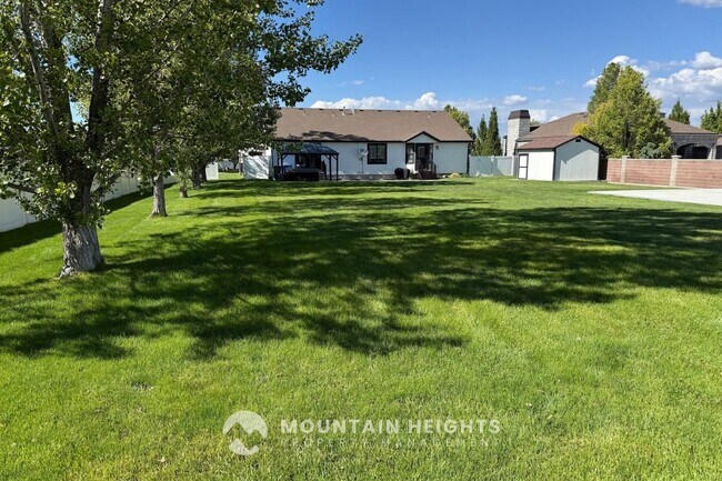 Building Photo - 3987 Red Tail Dr