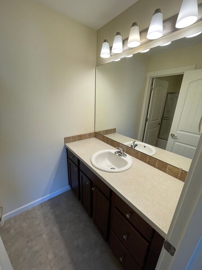 Building Photo - 419