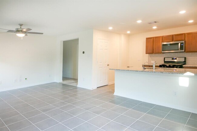 Building Photo - 9407 Castillo Ct