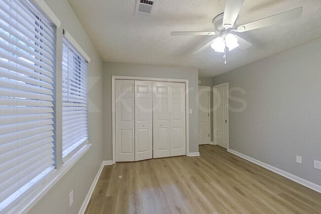 Building Photo - 100 Beaver Pointe Dr