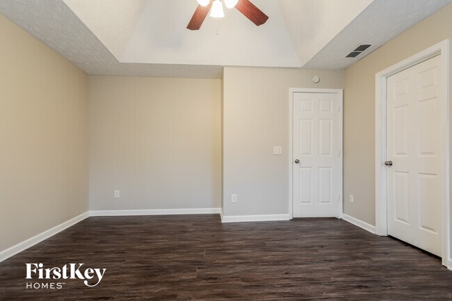 Building Photo - 835 Sweet Mill Ln