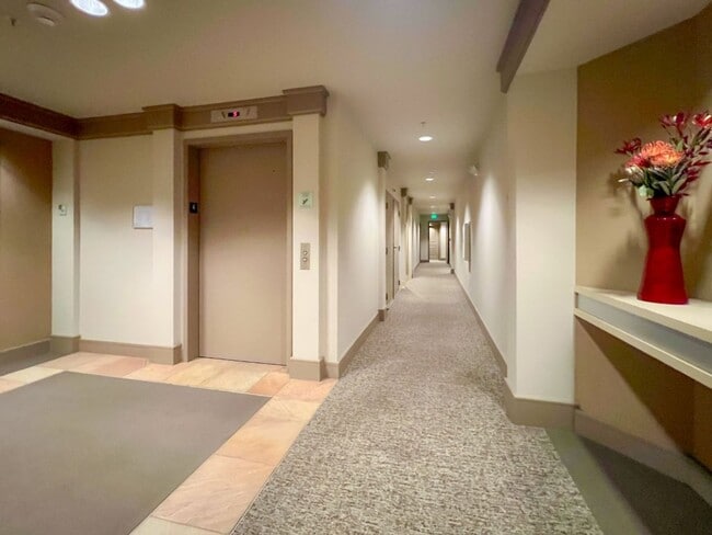 Building Photo - 1Bd/1Ba Seattle Condo