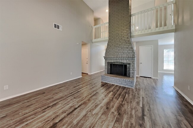 Building Photo - 16315 Chimneystone Dr