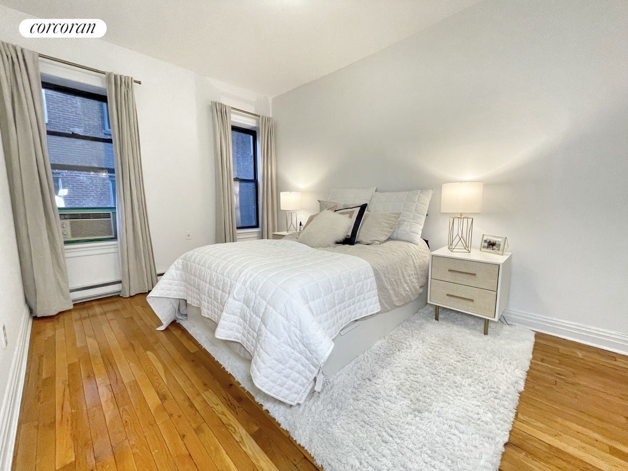 Building Photo - 429 W 24 St