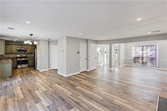 Building Photo - 7005 Magnolia Park Ln NW