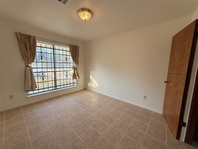 Building Photo - 7325 Ley Rd