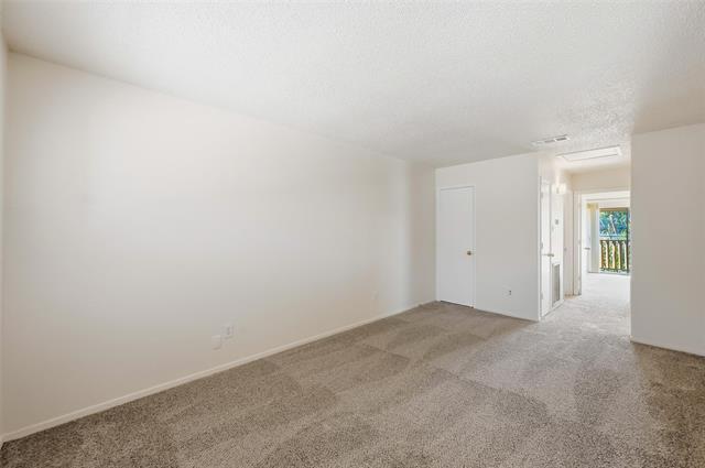 Building Photo - 504 Kings Way Dr