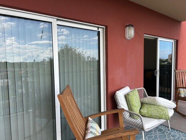 Building Photo - 3410 Coral Wy