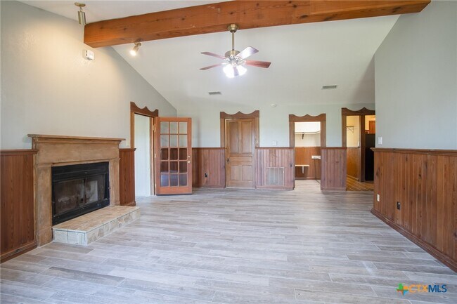 Building Photo - 4692 S E River Rd