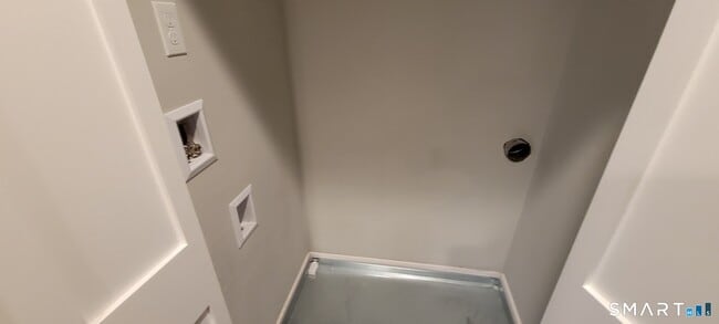 Building Photo - 155 Greenwood Ave