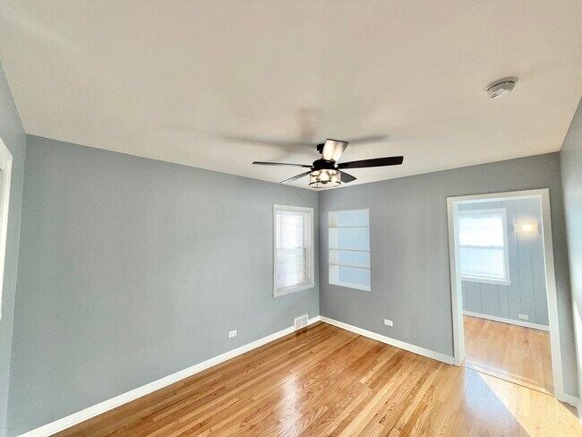 Building Photo - 5626 N Central Ave